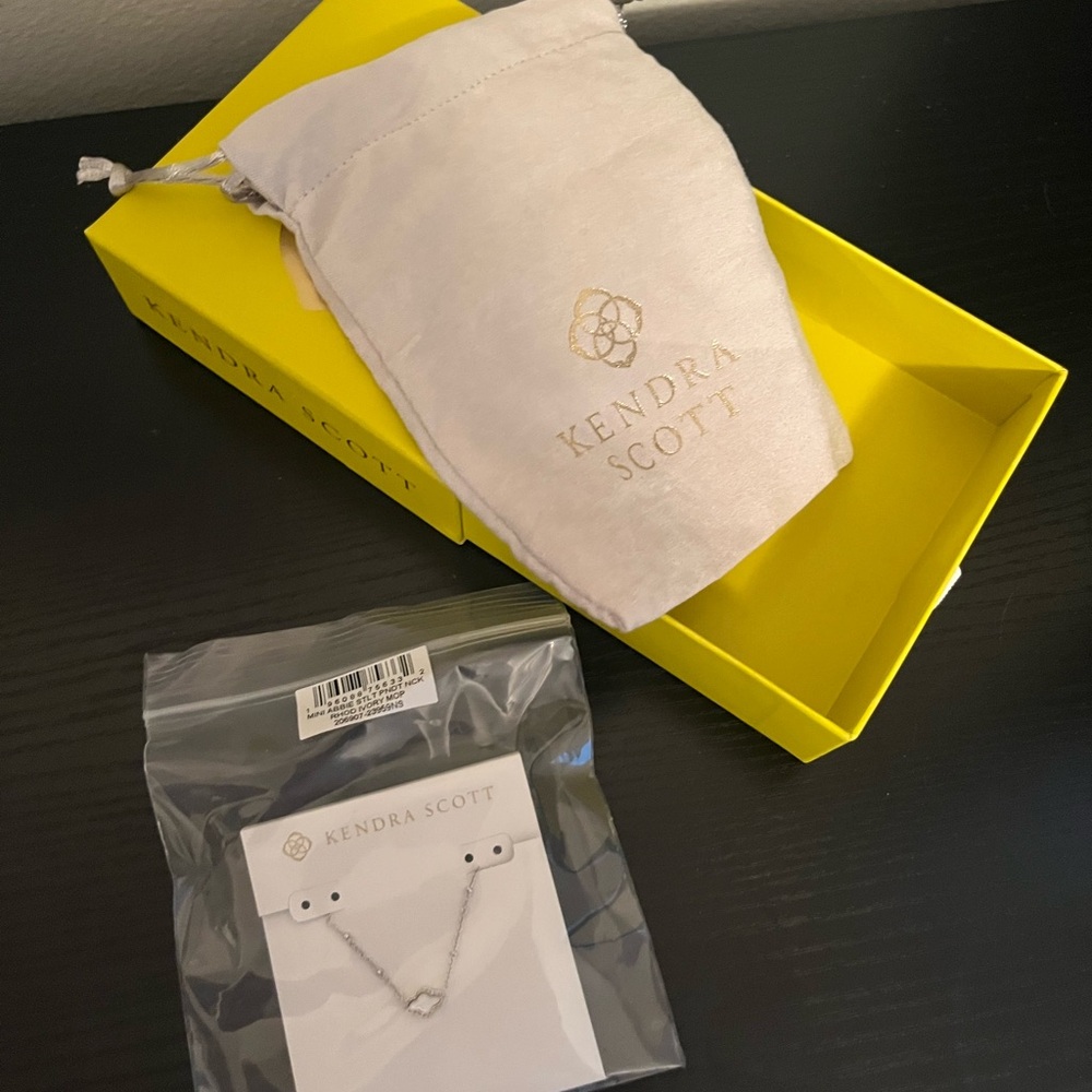 Kendra Scott Silver Necklace
